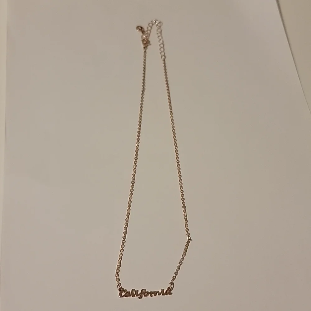 SALE 😍 4/$15* Rose Gold Tone "California" Necklace - Picture 6 of 7